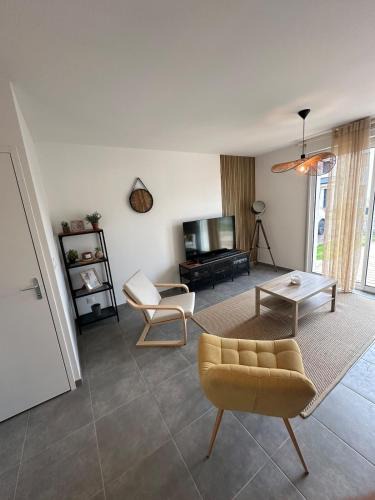 Huppain House | La Villa Chill