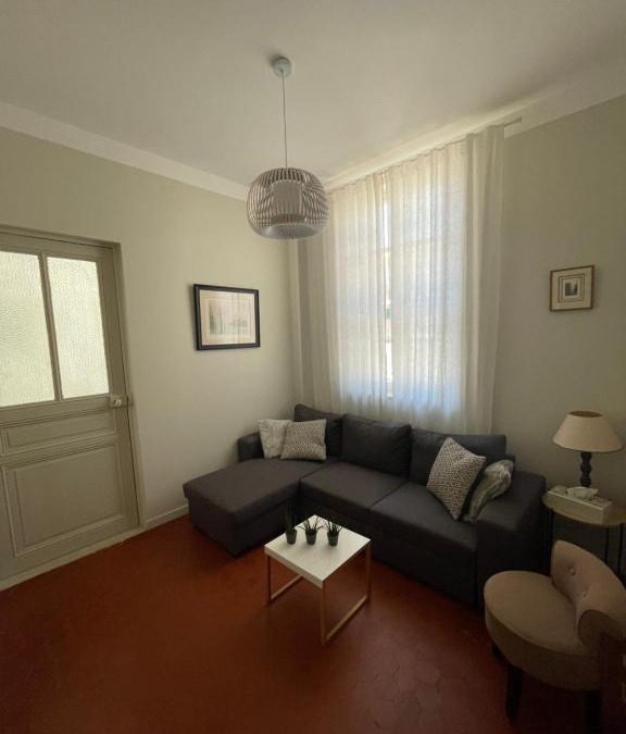 Hyeres City Centre Bed & Breakfast | La villa des Amandiers