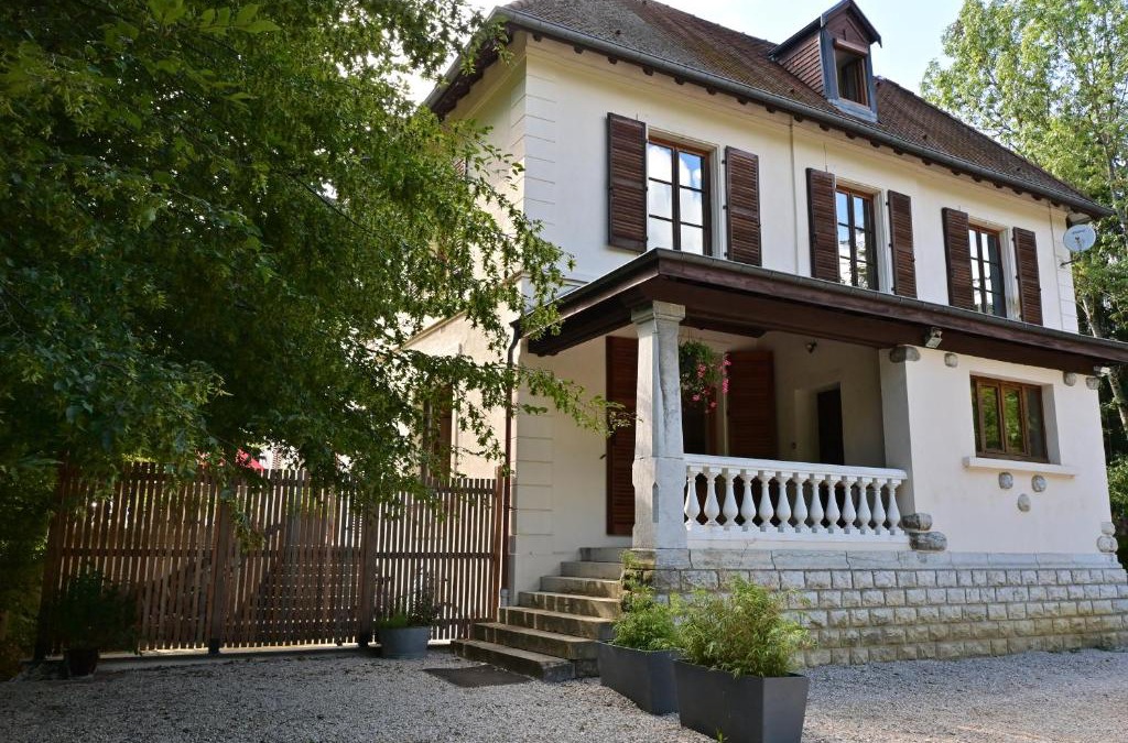 Boussieres House | La Villa du Papetier