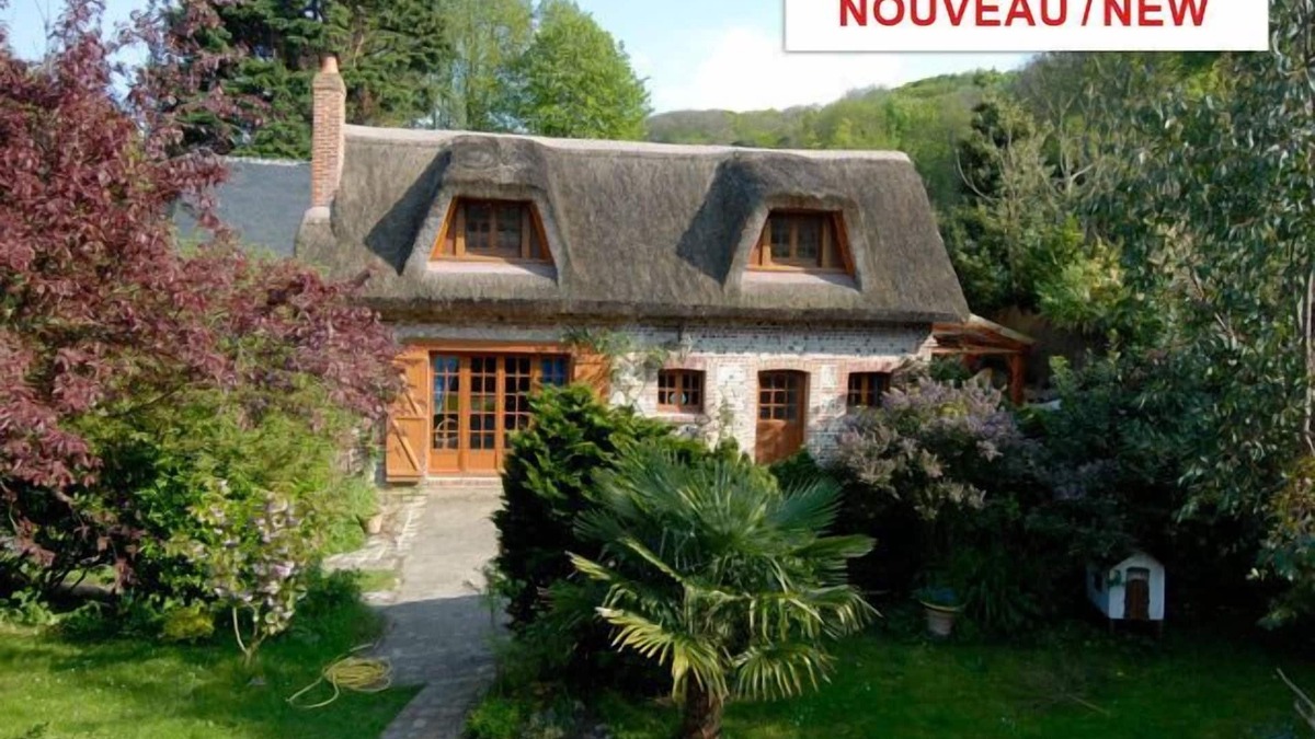 Saint-Jouin-Bruneval Villa | La Villa Flore, Charming thatched cottage 330 m from the sea, 6 km from Étretat!