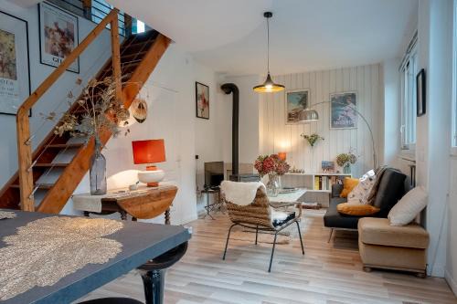Viviers-du-Lac House | La Villa