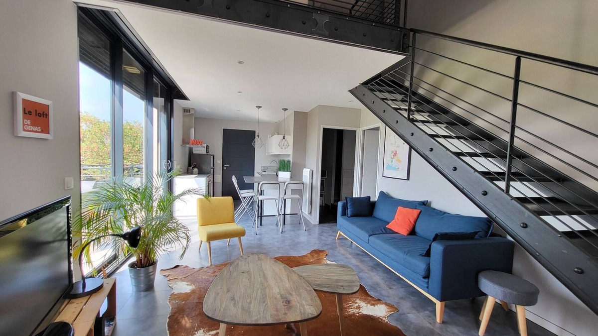 Genas Apartment | La Villa-Loft-Private Bathroom-Apartment-Courtyard view