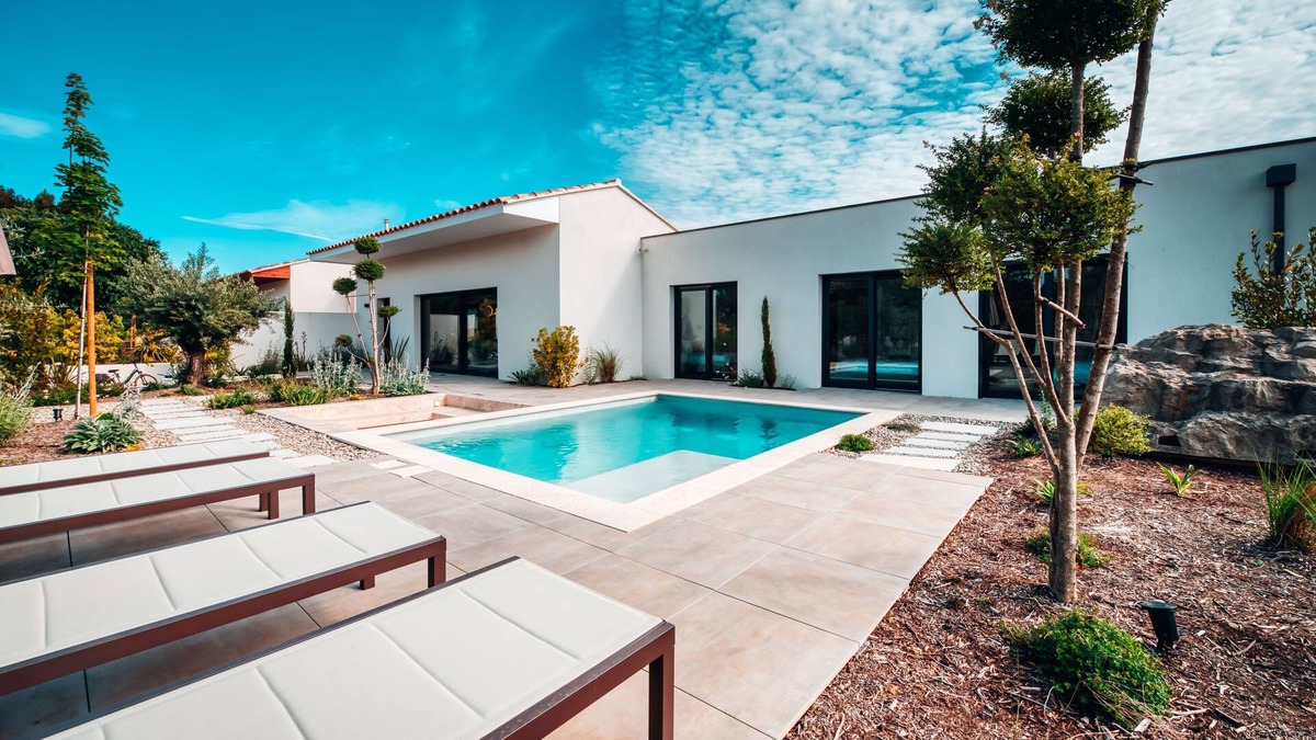 L'Isle-sur-la-Sorgue Villa | La Villa Nirvana Pop Art
