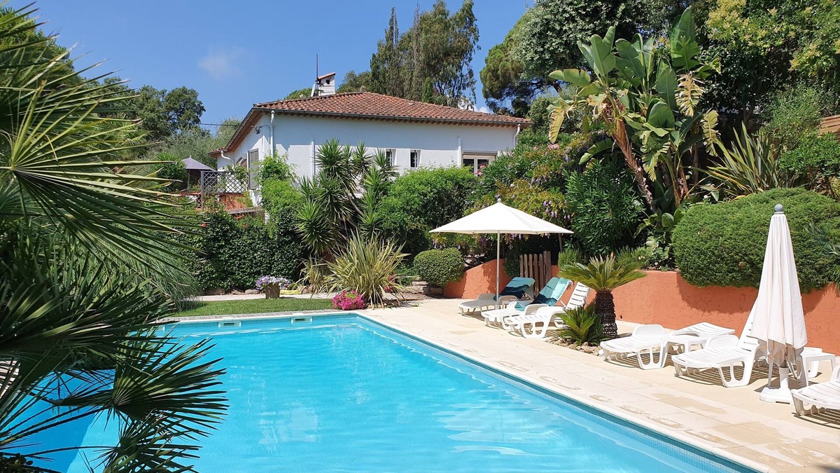 Sainte-Maxime Villa | La villa Siloé secure heated pool, green tranquility (sea 800 meters)