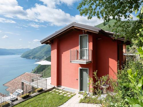 Parzanica House | La Villetta - Casa vacanze perfetta con giardino, vista lago e piscina