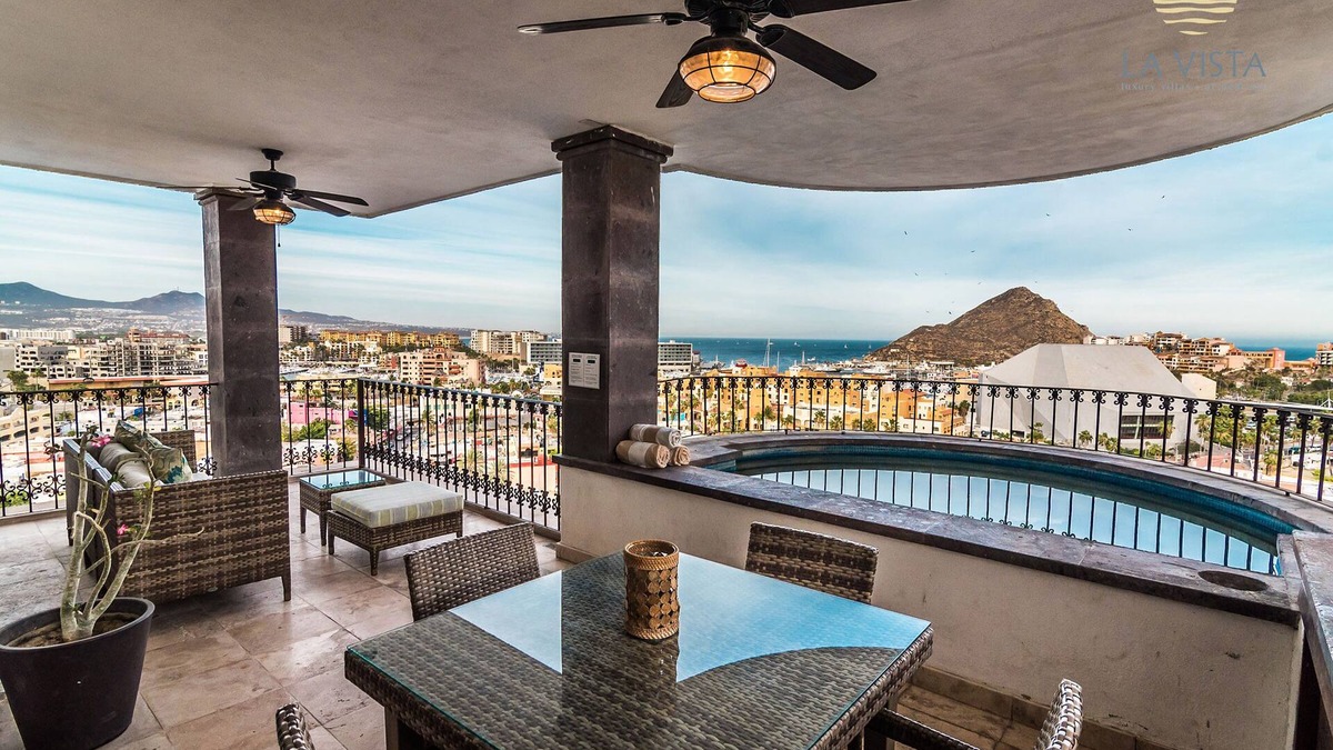 Centro Villa | La Vista 33, Luxury Condo, 5 minutes from downtown and Marina of Cabo!