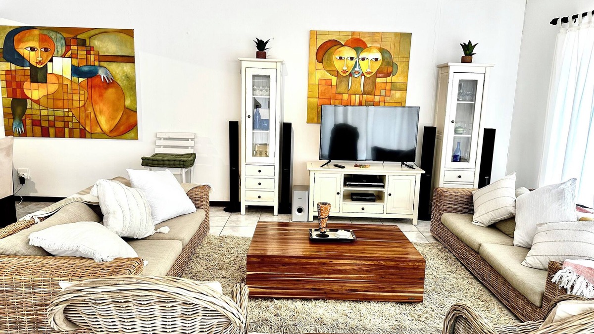 Swakopmund Apartment | LaBerta, Spacious 3 bedroom apartment in the Centre of Swakopmund