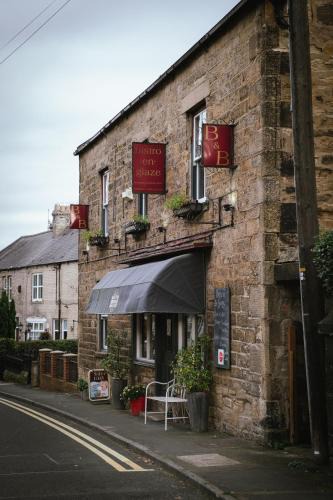 Wylam Bed & Breakfast | Laburnum Guest House at Bistro En Glaze