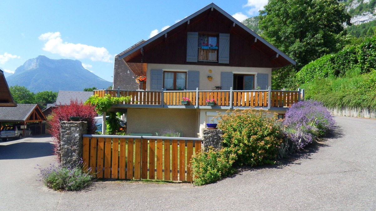 Chaparon House | LAC ANNECY House, 100 m2, terrace (60m2) splendid mountain view