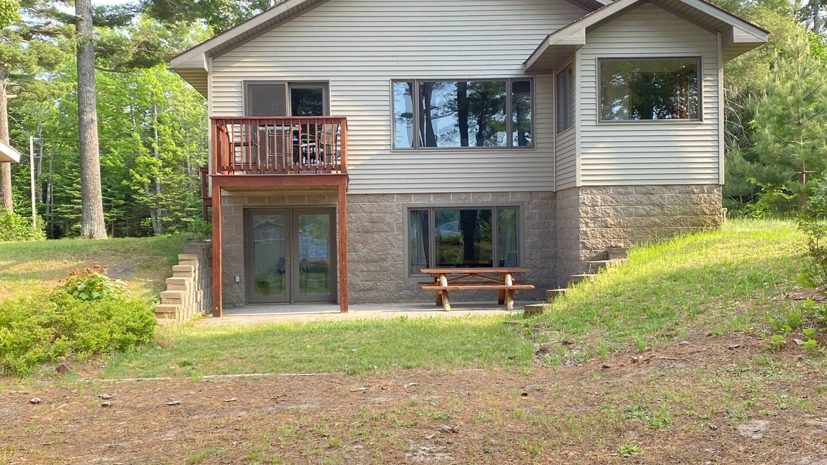 Mohawk House | Lac La Belle lakefront, Bohemia view