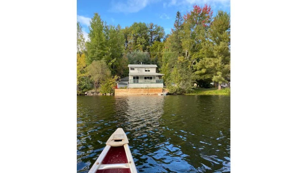 La Peche Cottage | Lac Lola Waterfront Cottage 45 min from Ottawa