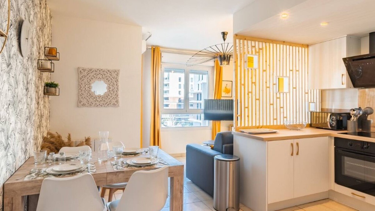 Ambilly Apartment | Lac Montagne, garage, Tram Genève