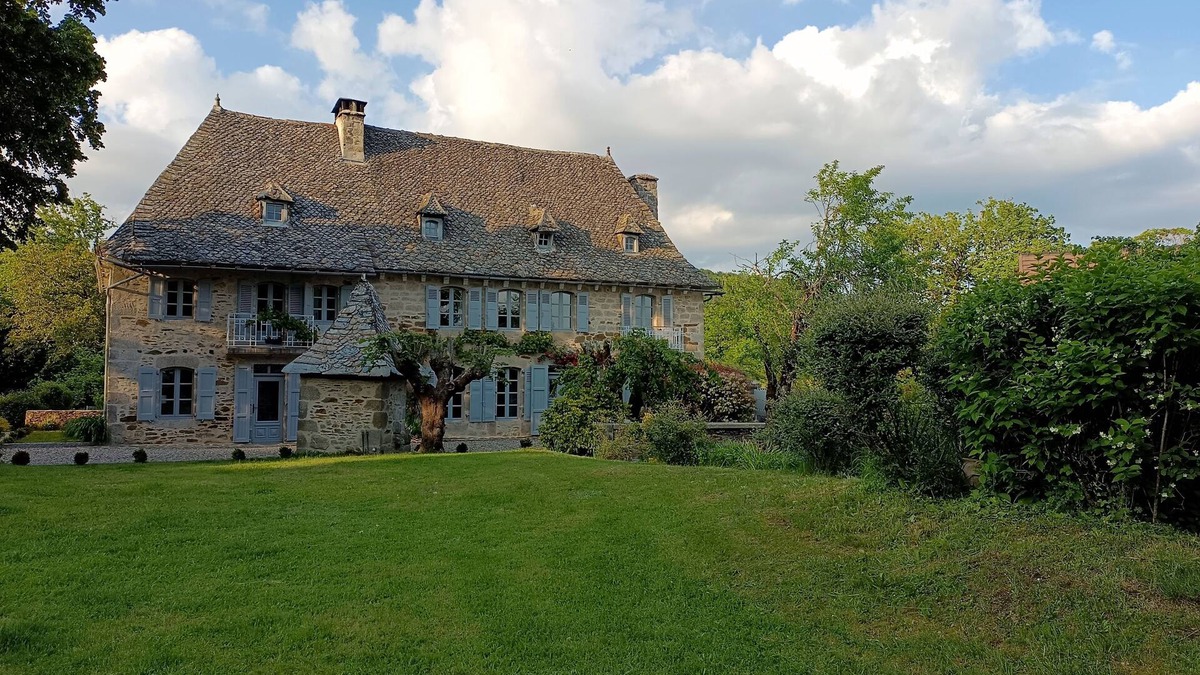 Chataigneraie Cantalienne House | Lacalmontie Manor