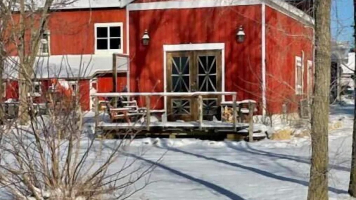 Village of Germantown House | Lace & Woods Farm "Hammer Hideaway"
