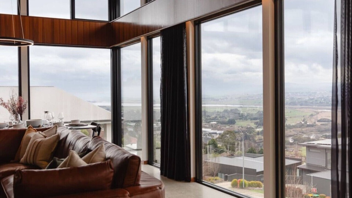 Trevallyn House | Lachlan Retreat, luxury entertainer Launceston