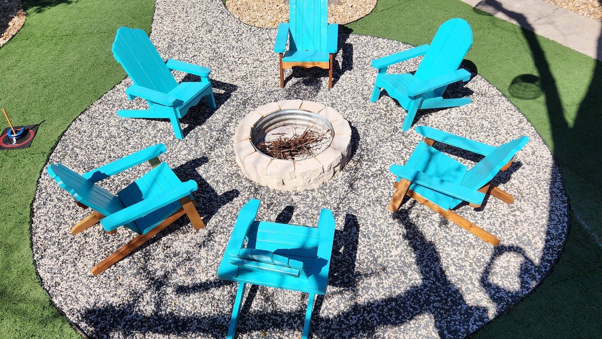 Harlandale House | Lackland AFB Midnight LanternnRiverwalk 3.8mi Golf 5.7mi Foosball Table