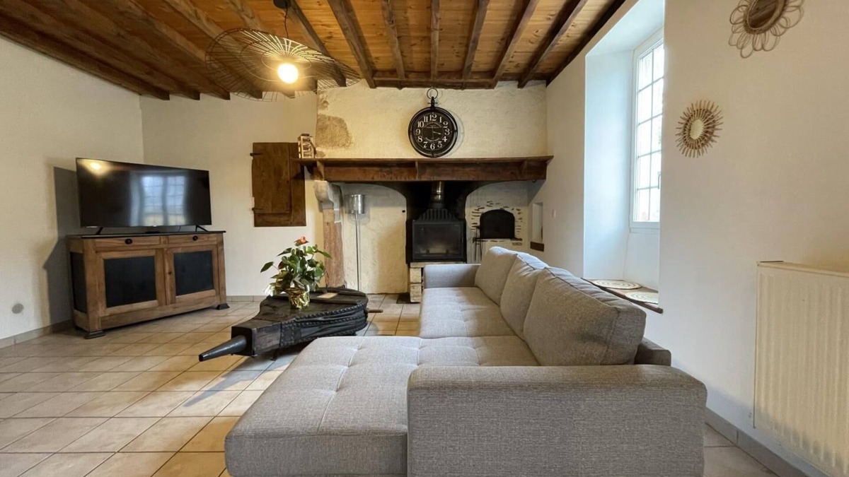 Laroin House | Lacoste - Laroin - Gîte