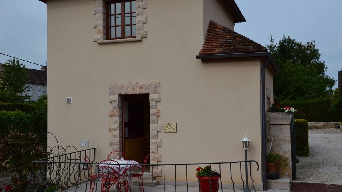 Ladoix-Serrigny Cottage | Ladoix Serrigny: Country Cottage/Gite - Corcelles Les Serrigny