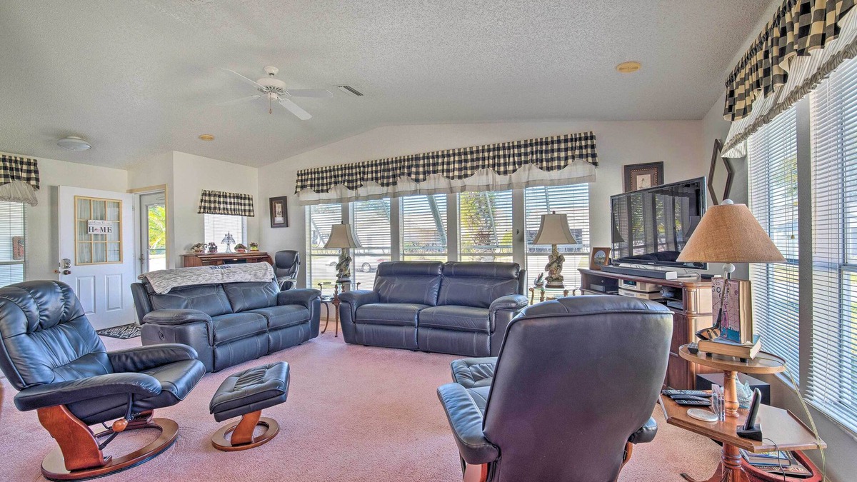 The Villages House | Lady Lake House w/Lanai & Community Pool!