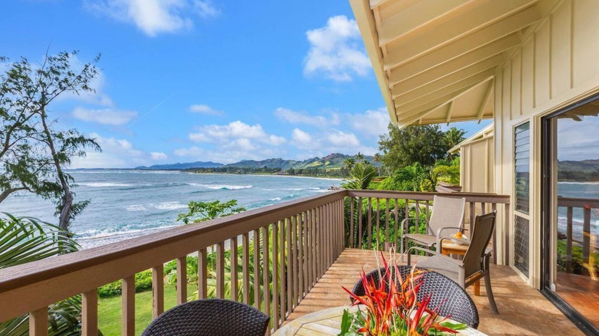 Wailua Condo | Lae Nani 535 - Spectacular Beach Front - Quiet and Private with Bedroom AC & WD