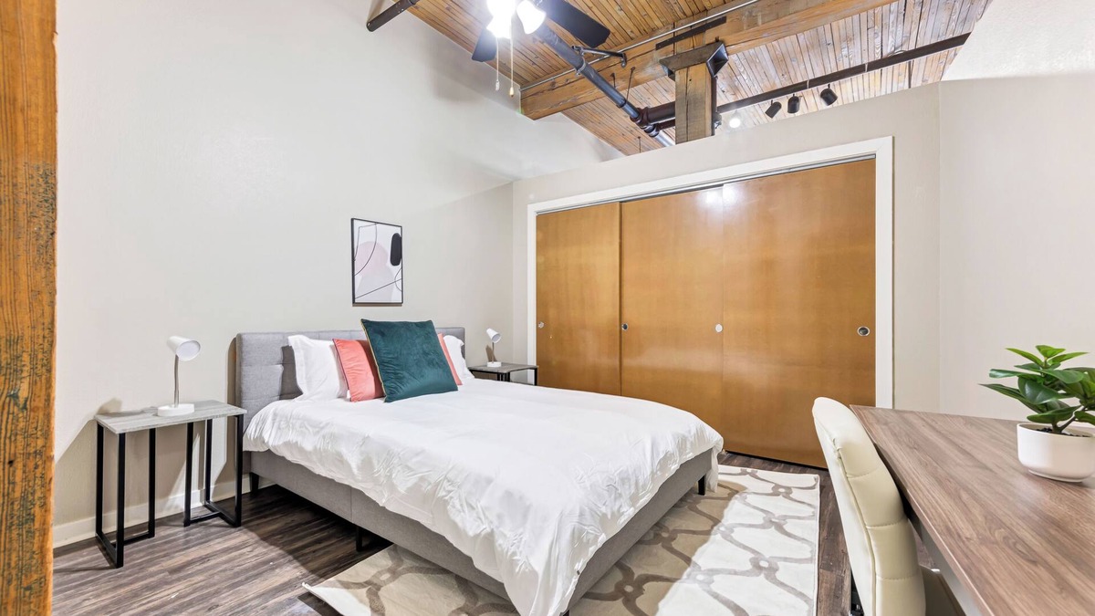Lafayette Square Apartment | Lafayette 223 I Corporate Modern 1Bd Apartment