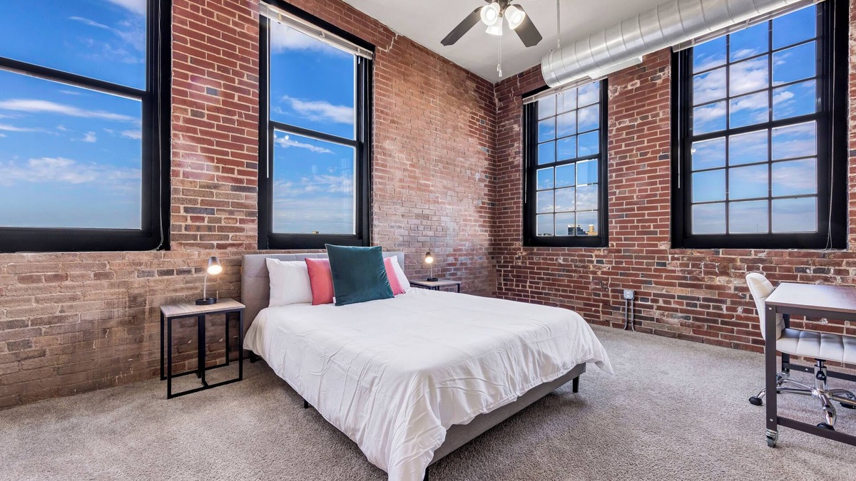 Lafayette Square Apartment | Lafayette 502 I Spacious and Cozy 1Bd/1Bd