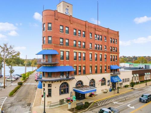 Marietta Hotel | Lafayette Hotel Marietta