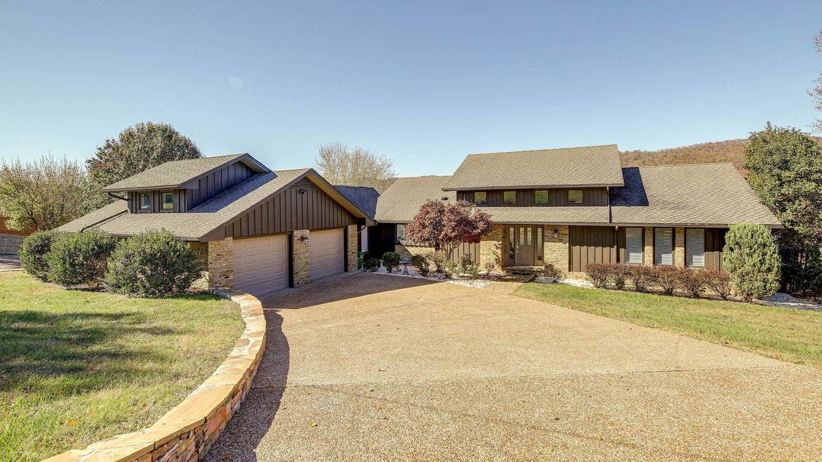 La Follette Villa | LaFollette Home: Community Pool & Mountain Views!