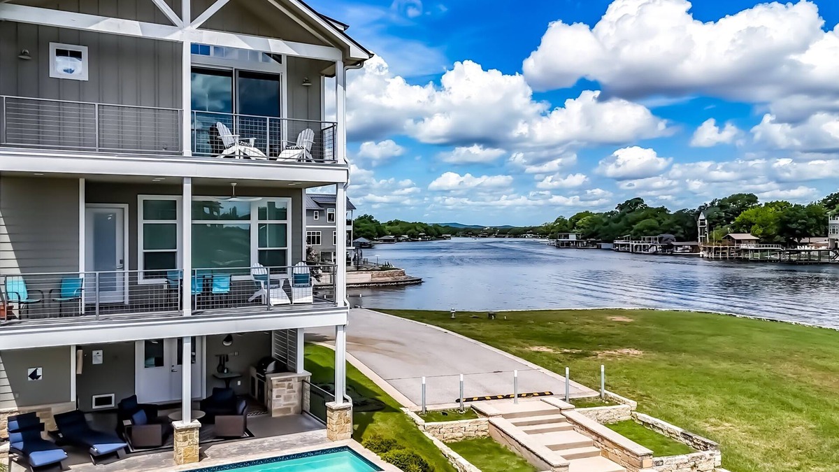 Kingsland House | Lago Bonito - Waterfront w/Private Pool - Lake Views from All Rooms
