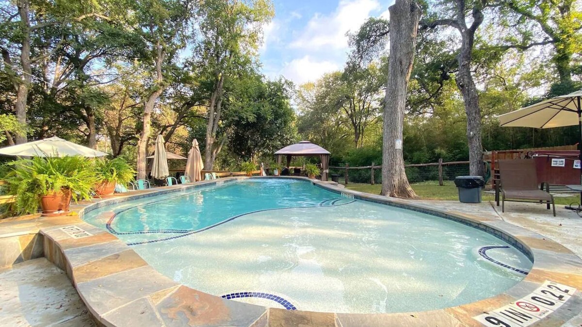 New Braunfels House | Lago Haus, Top Unit, Wundercove Cottage, Access to Shared Pool and River