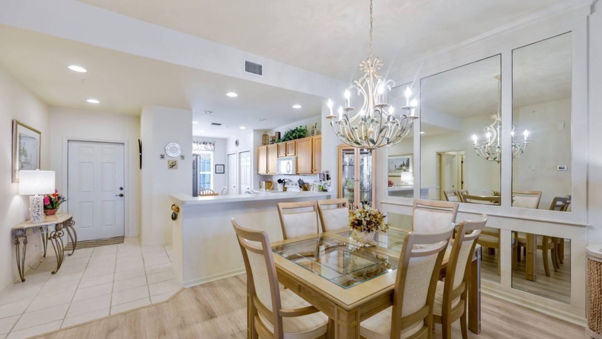 Tropical Cove Condo | Lago Lindo at Lexington CC Lake Village