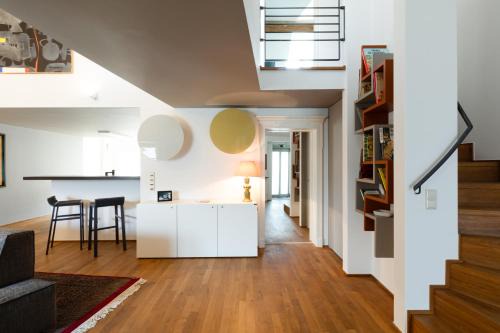 Ville Haute Apartment | LAGO WELCOME PALAIS
