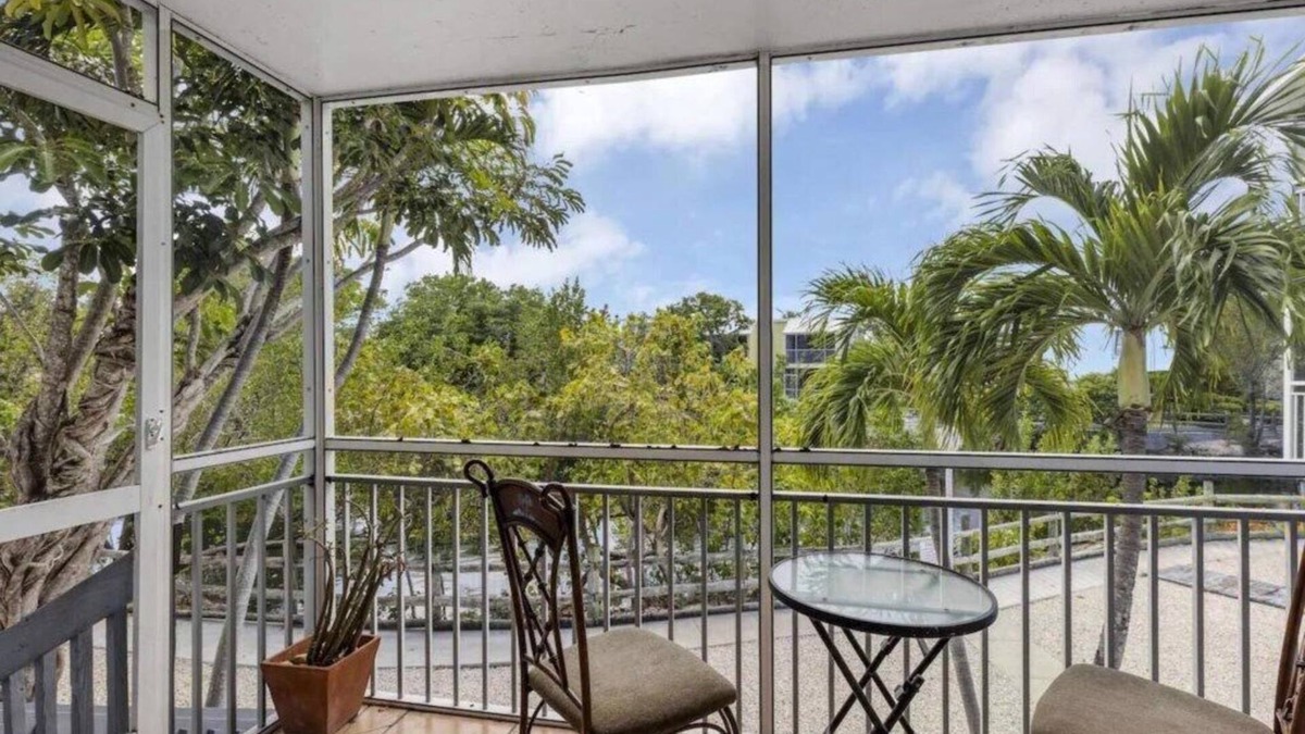 Key Largo House | Lagoon Front 3 Bedroom and Den, 4 Balcony, 3 Bathroom, 3 story Resort Townhouse