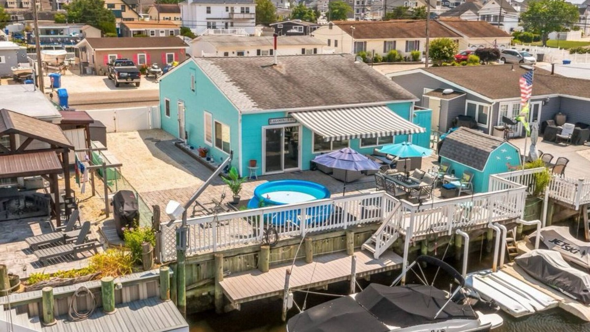 Beach Haven West House | Lagoon Living! 3-bedroom house with AC, WiFi in peaceful Beach Haven West