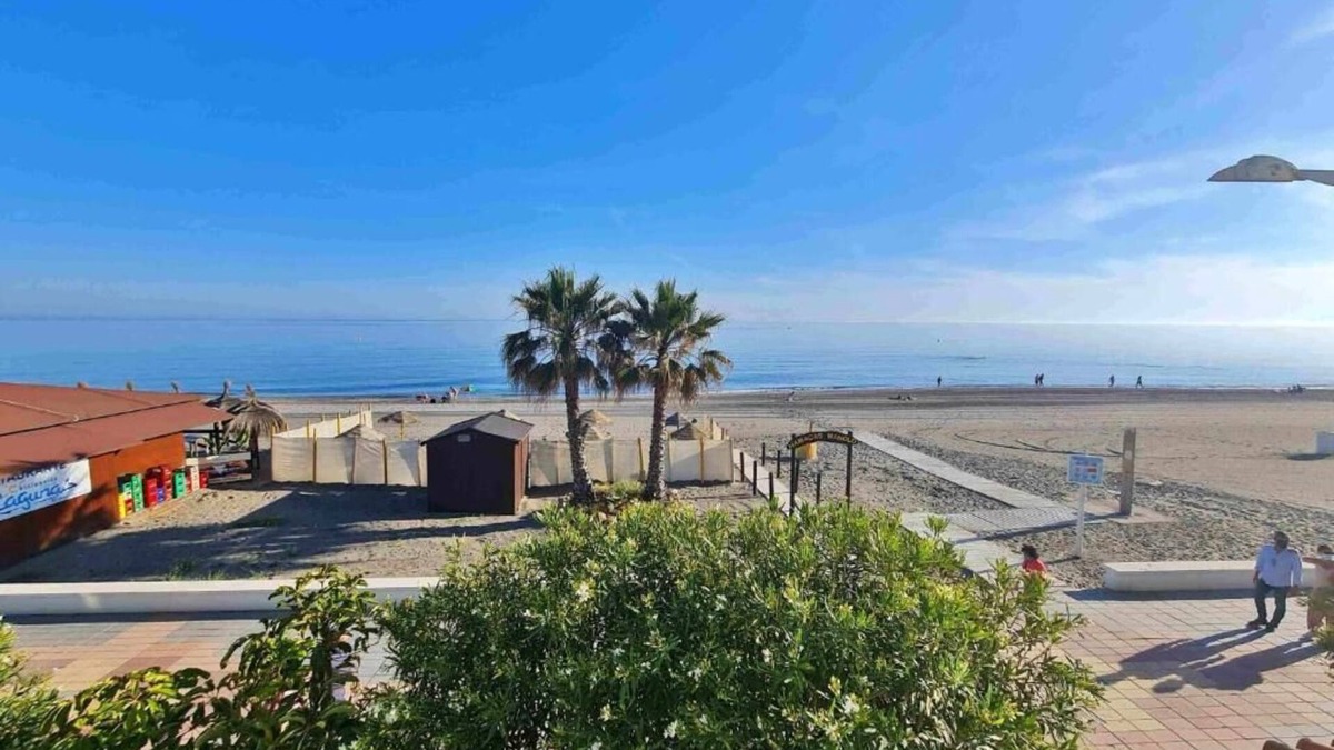 Torrox Costa Apartment | Laguna Beach apartment with unobstructed sea view