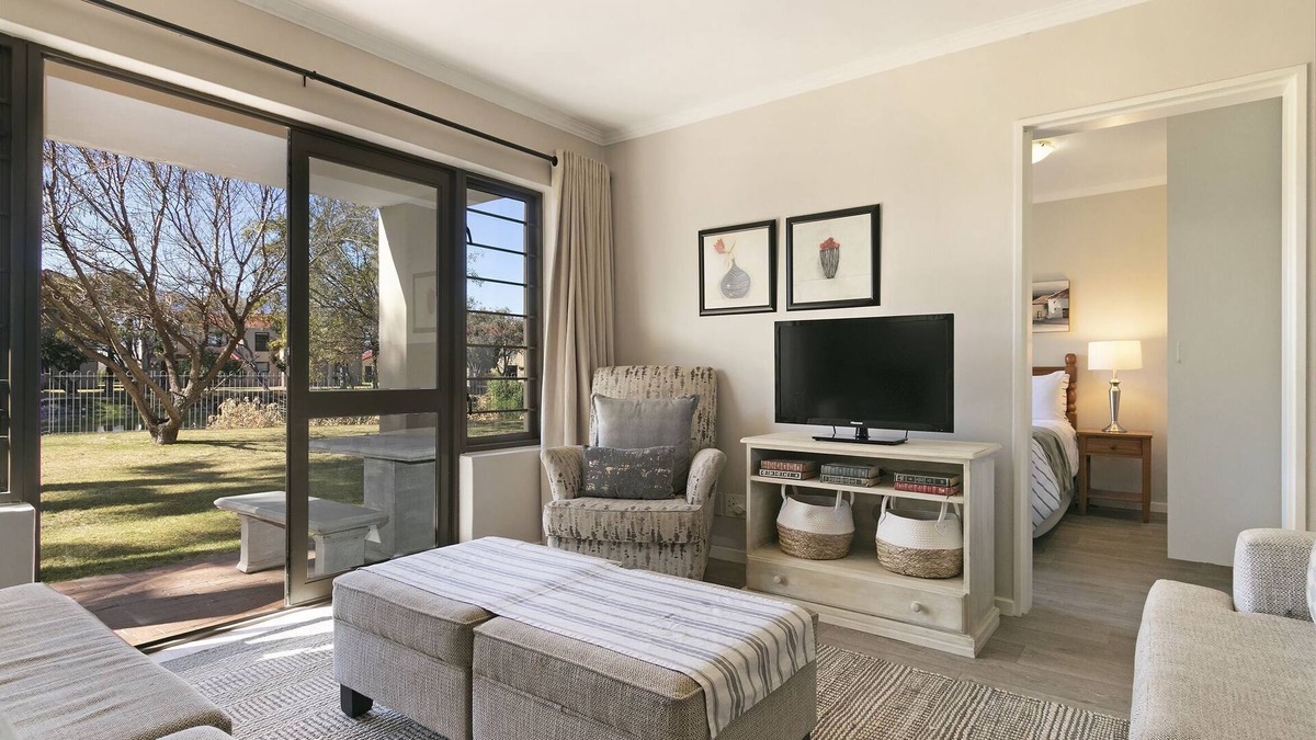 Strand Apartment | Laguna Beach B8 - Three Bedroom Apartment, Sleeps 6