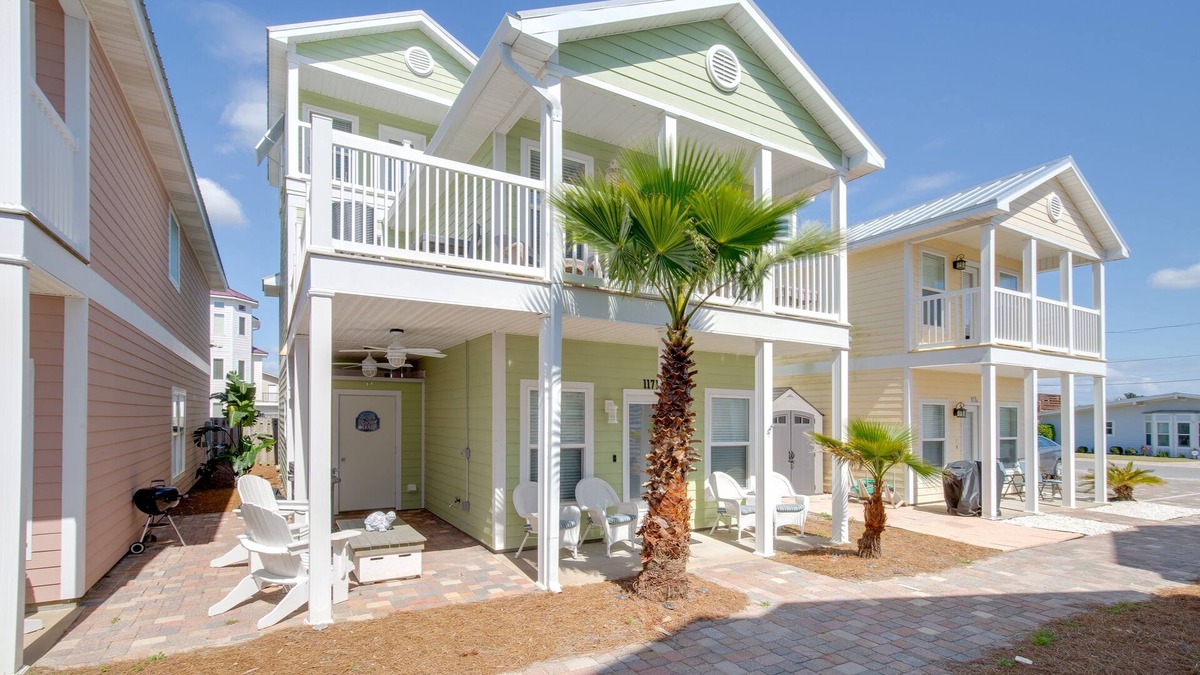 Laguna Beach Estates House | Laguna Beach PCB 5/3, STEPS TO THE BEACH-5 STAR RENTAL- CONVENIENT TO EVERYTHING