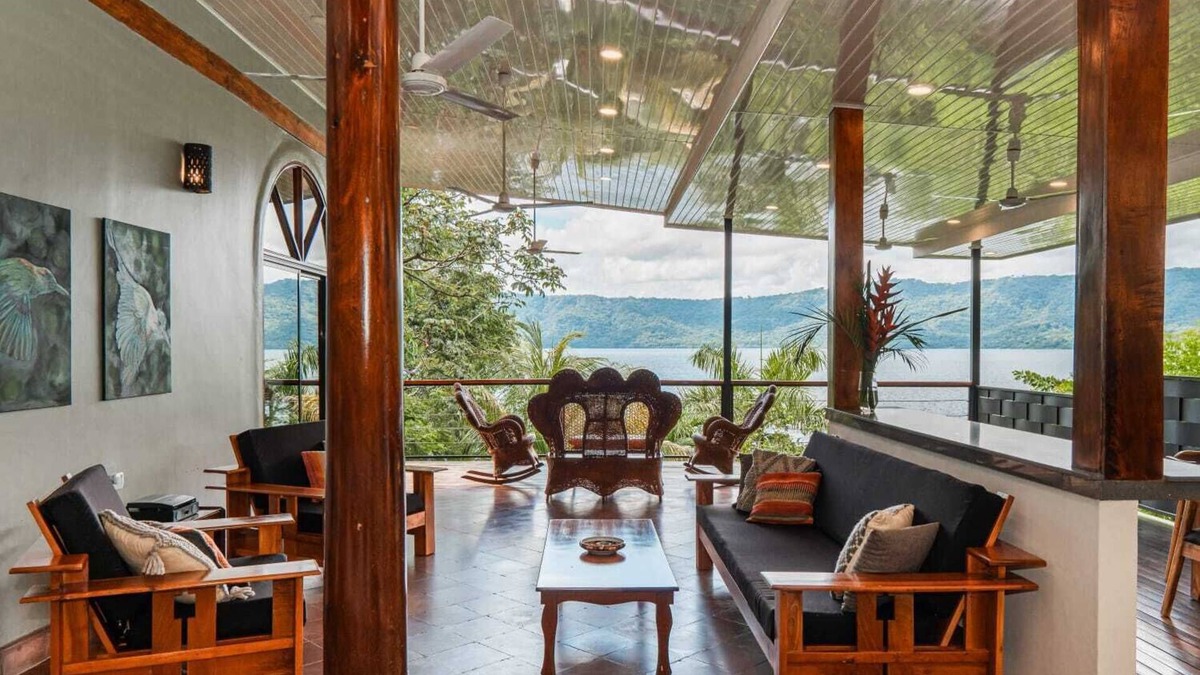La Laguna Villa | Laguna Lakefront Luxury at Casa Tuani