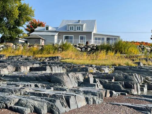 Cap-Saint-Ignace Ski Chalet | Lair du large, au bord du St-Laurent, SPA, Billard