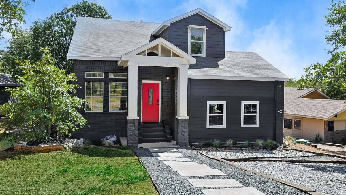 Oak Point House | Lake access 3 Bedroom in Oak Point