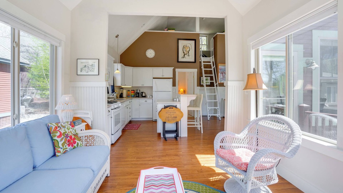 Summer Village Cottage | Lake Access & Pools: Sun-Soaked Westford Cottage!