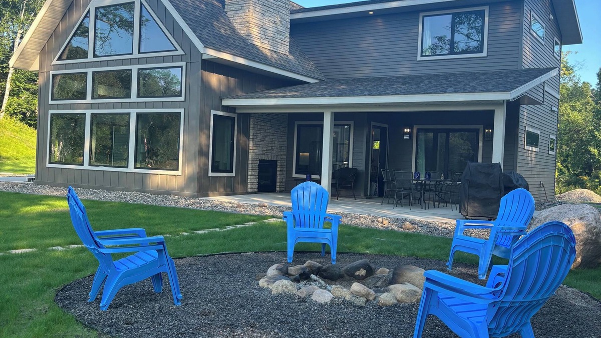 Cushing House | Lake Alexander + Sleeps 4 Families + Lakeside + Fire Pit