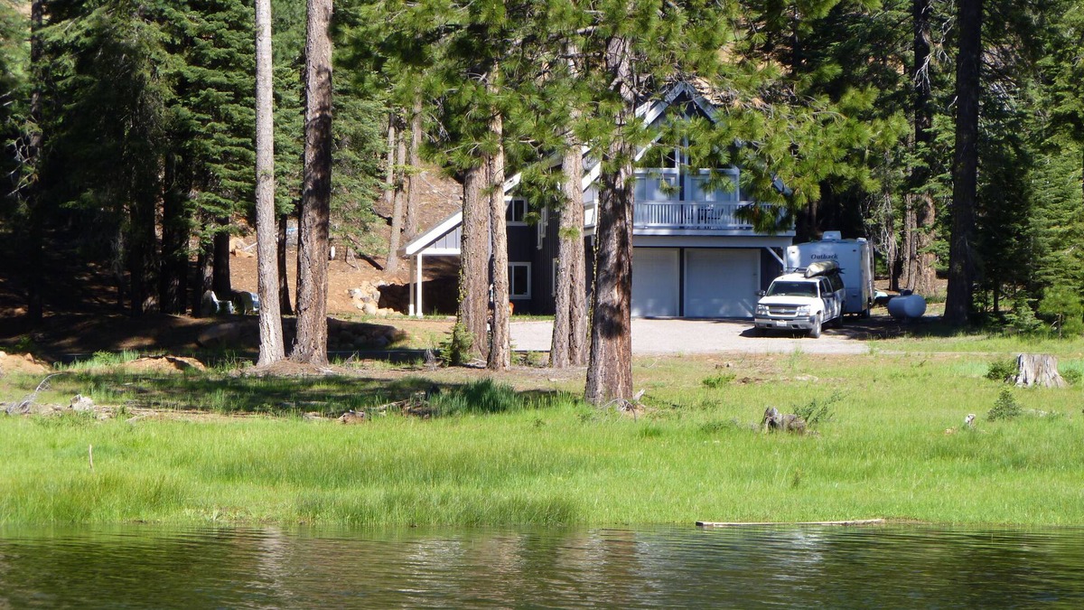 Lake Almanor West House | Lake Almanor West - Lakefront Cabin