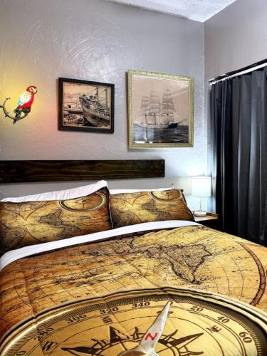 Observation Hill House | Lake and Lift Bridge Views Comfy All Welcome