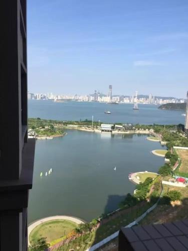 Haicang Apartment | Lake and sea view cabin