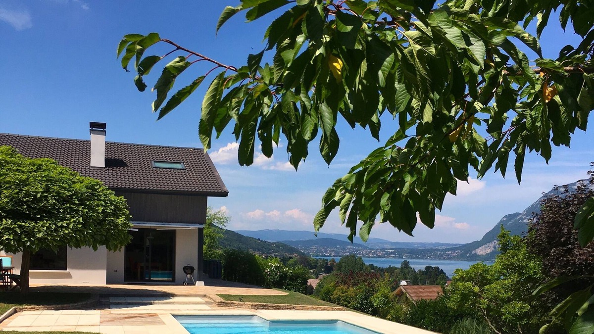 Cessenaz House | Lake Annecy - Sévrier - detached house with pool - 5 to 6 people