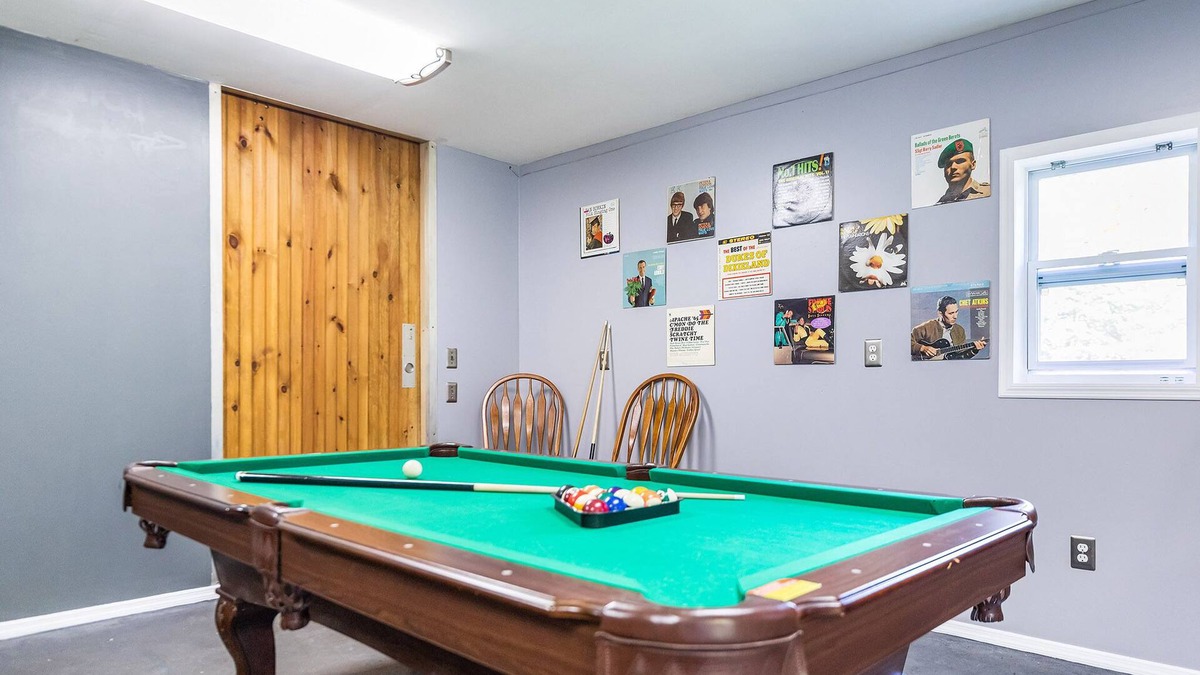 Hamlin Ski Chalet | Lake Ariel Retreat w. Game Room