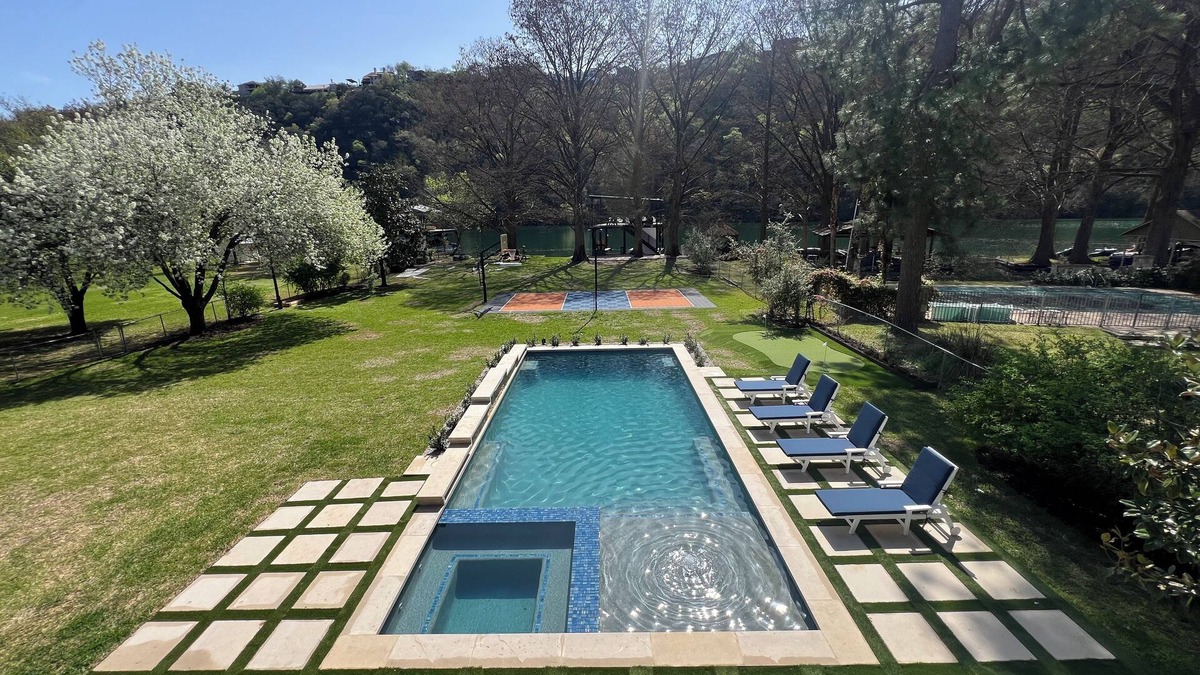 Austin House | Lake Austin Lux Villa/pickleball/pool/jacuzzi/home theater/ping-pong/golf-4BR