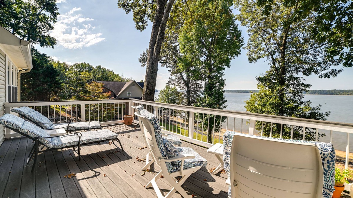Cadiz House | Lake Barkley Home w/On-Site Beach: Boat + Swim!