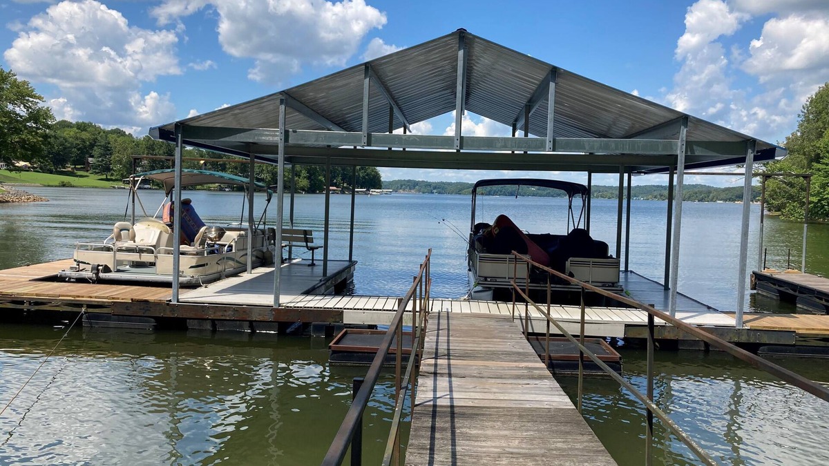 Cadiz House | Lake Barkley Waterfront House and Dock for Water Sports